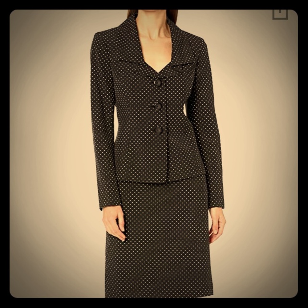 Le suit skirt suit